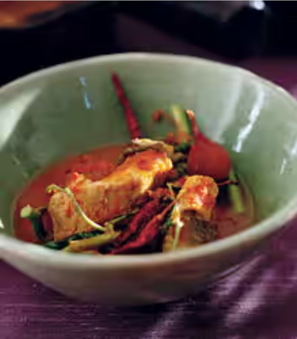 Sour orange curry of fish (Geng som plaa)