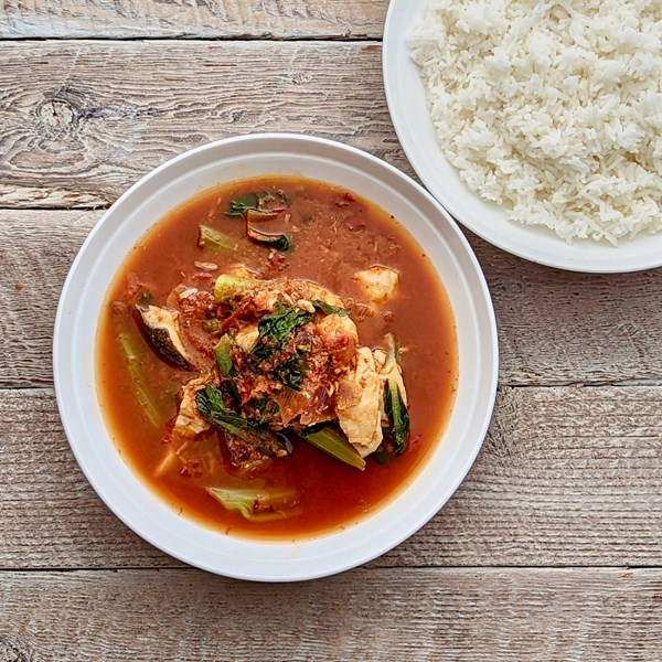 Sour orange curry of Murray cod