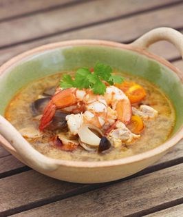 Sour spicy shrimp soup (Tom yum goong)