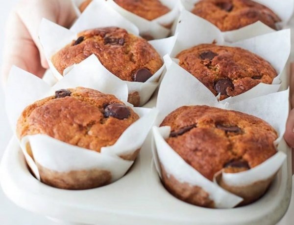 Sourdough banana chocolate chip muffins