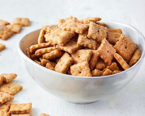 Sourdough cheese crackers
