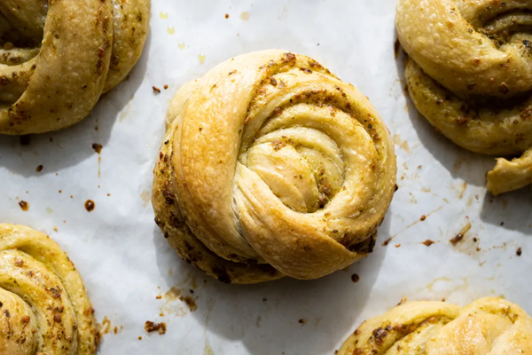 Sourdough knots with pesto