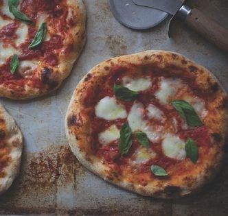 Sourdough pizza Margherita [Ottavia Mazzoni]