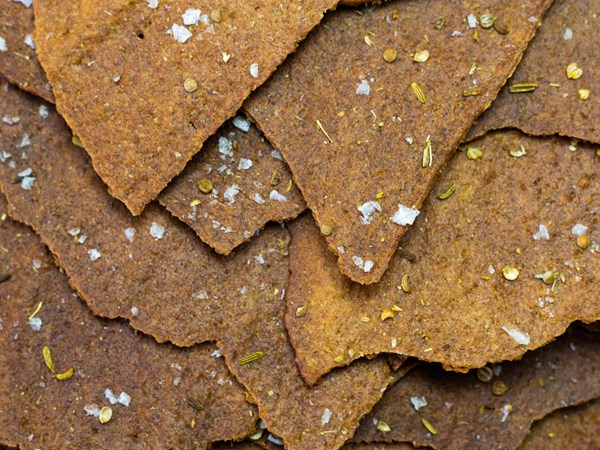 Sourdough rye crackers with coriander and fennel