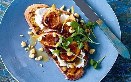 Sourdough tartine with goat’s cheese and honeyed figs
