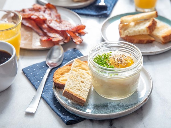 Sous vide egg and mashed potato breakfast jars