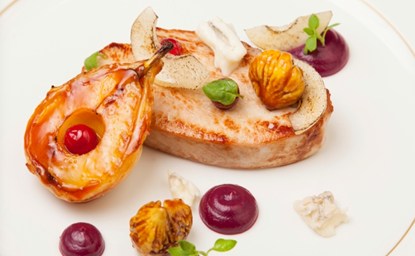 Sous vide turkey breast, red cabbage, pear tarte Tatin, Gorgonzola, chestnut