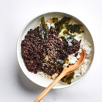 Soy-braised black lentils