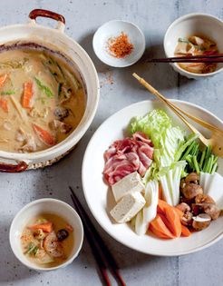 Soy milk hotpot (Tonyu nabe)
