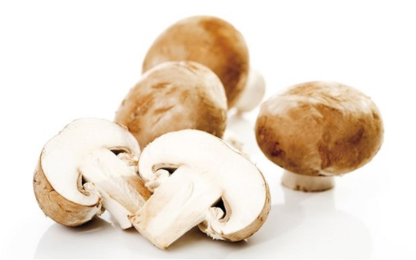 Soy mushrooms with omelette ribbons and sesame seeds