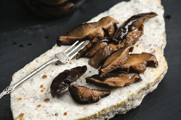 Soy-preserved shiitake mushrooms