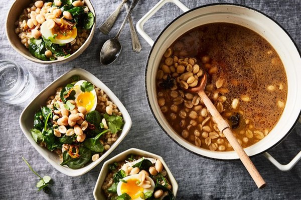 Soy sauce-braised peanuts
