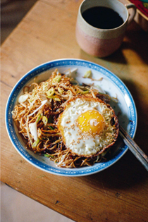 Soy sauce chow mein with a fried egg