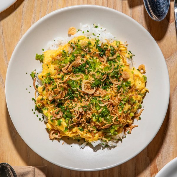 Sắp Sửa’s scrambled eggs (Trứng và trứng)
