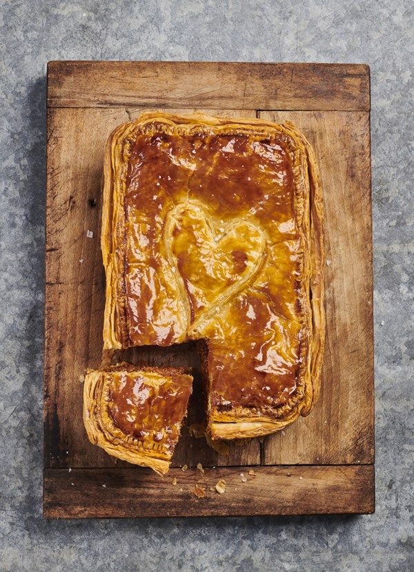 Spag bol mince and cheese pie