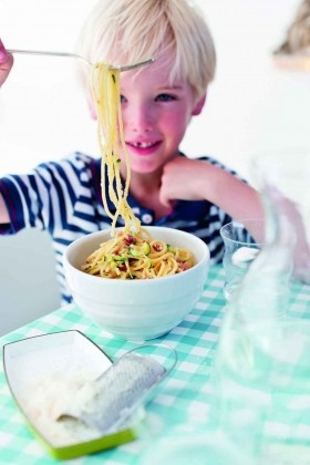 Spaghetti and courgette carbonara