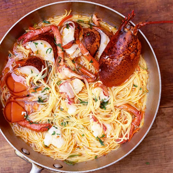 Spaghetti and lobster (Spaghetti tagliuzzati con zuppa di aragosta) recipe  | Eat Your Books