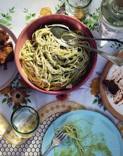 Spaghetti in poblano salsa
