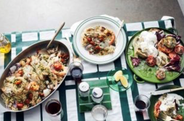 Spaghetti marinara with white wine and capers