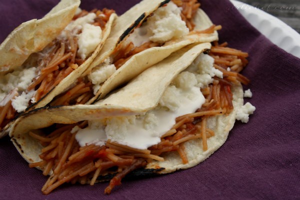 Spaghetti or angel hair tacos (Tacos de fideos)