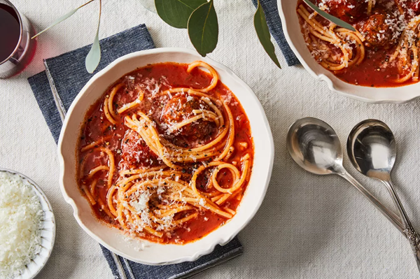 Spaghetti soup [meatballs]