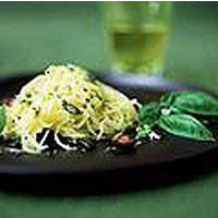 Spaghetti squash with pumpkin-seed pesto