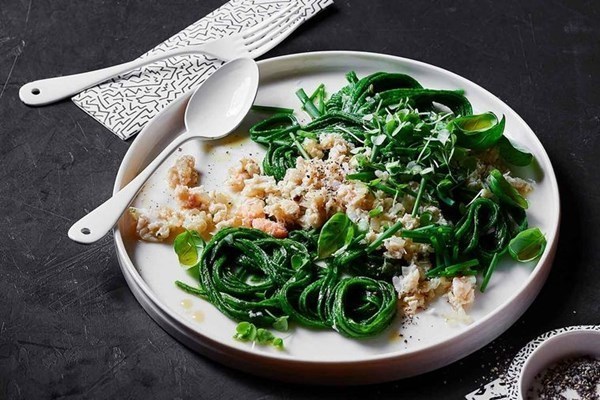 Spaghetti verde with blue swimmer crab