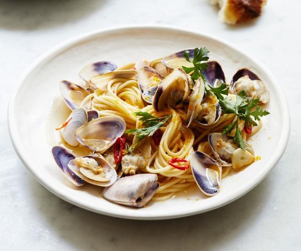 Spaghetti vongole and bottarga