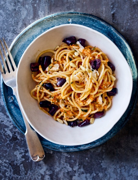 Spaghetti with ajvar, mozzarella & smashed olives