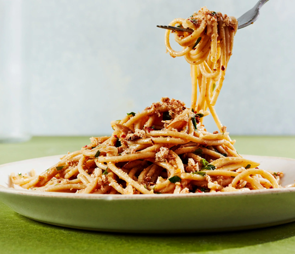 Spaghetti with anchovies & breadcrumbs