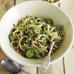 Spaghetti with anchovies and greens with butter crumbs