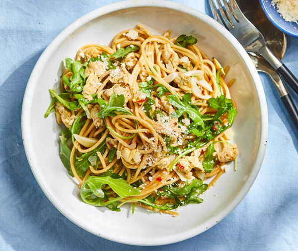 Spaghetti with arugula & clam sauce