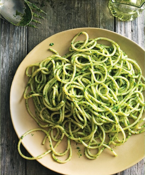 Spaghetti with arugula-mint pesto
