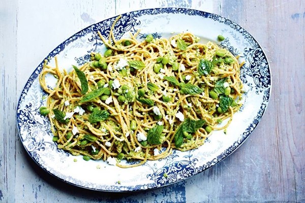 Spaghetti with broad bean pesto