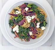Spaghetti with caramelised onion, kale & Gorgonzola
