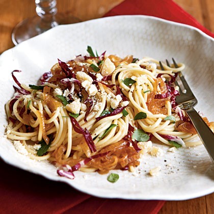 Spaghetti with caramelized onion and radicchio
