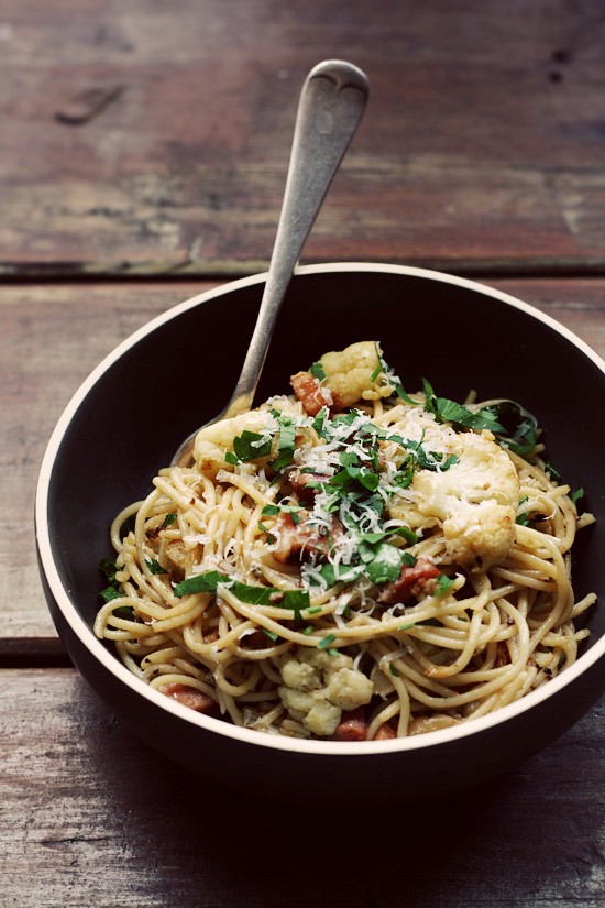 Spaghetti with cauliflower and speck