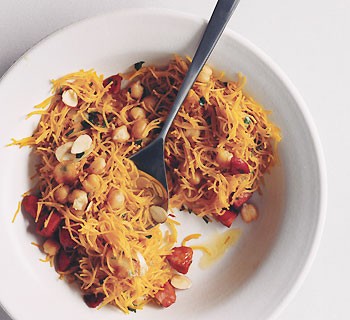 Spaghetti with chorizo and almonds