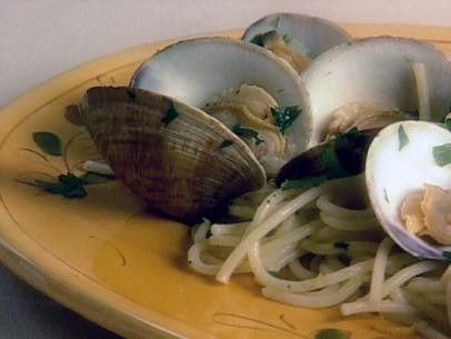 Spaghetti with clams