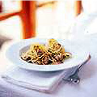Spaghetti with cockles