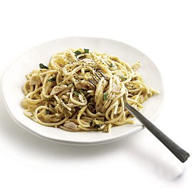 Spaghetti with creamy braised garlic and leeks