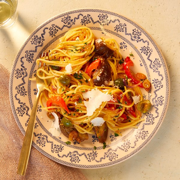 Spaghetti with eggplant caponata 