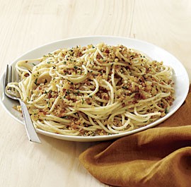 Spaghetti with fresh breadcrumbs, garlic, and extra-virgin olive oil