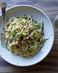 Spaghetti with fresh zucchini pesto