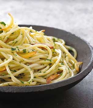 Spaghetti with garlic