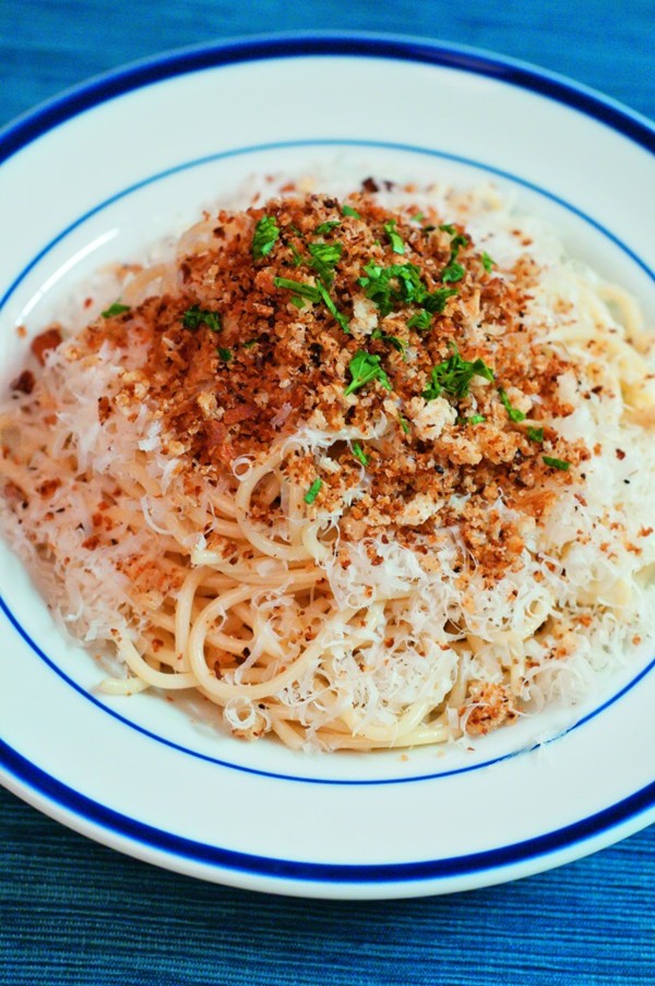 Spaghetti with garlic and oil (Aglio e olio)