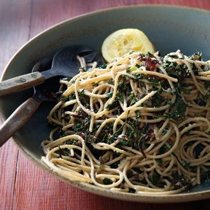 Spaghetti with garlicky greens