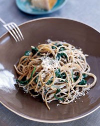 Spaghetti with lemon, chile and creamy spinach