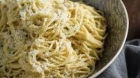 Spaghetti with lemon pesto