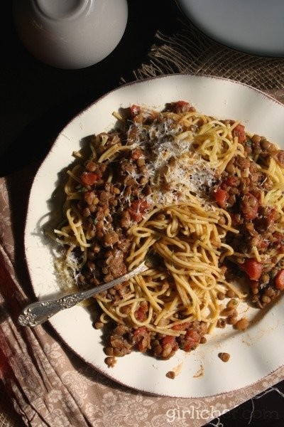 Spaghetti with lentil ragù